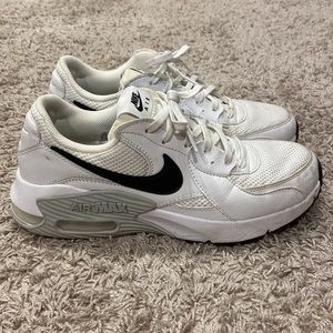 Nike Air Max Excee. Size 9.5.